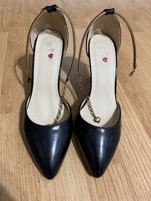 Pantofi cu toc stiletto negrii