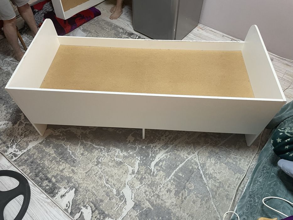 Односпальное кровать