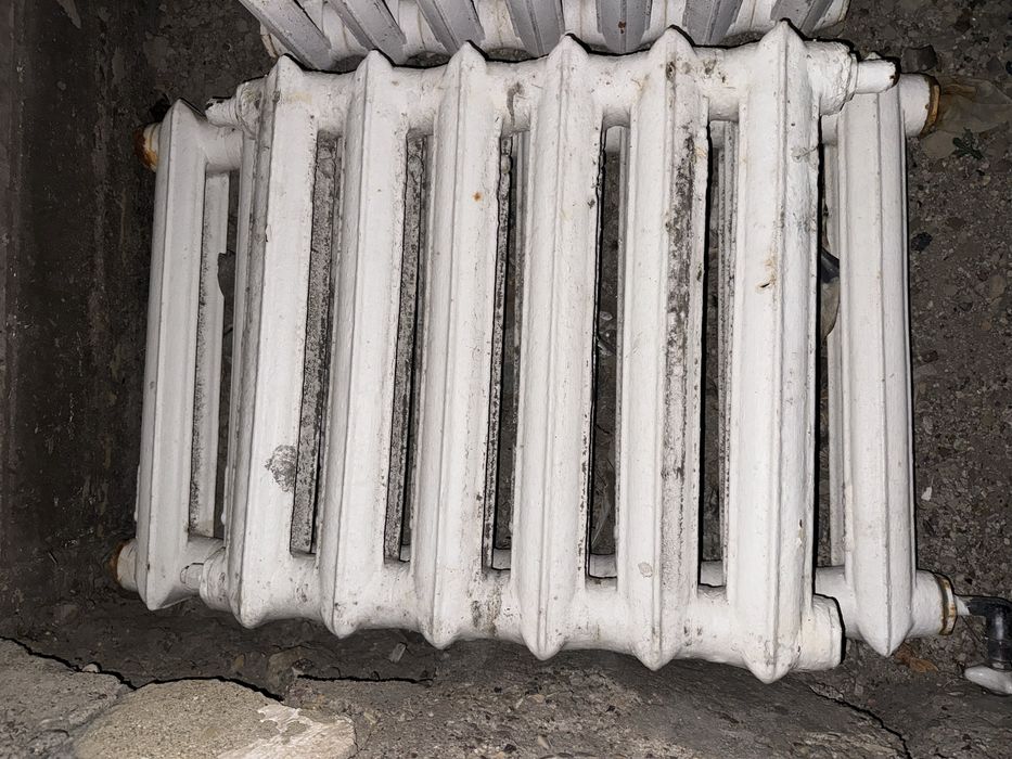 Продам чугунные батареи