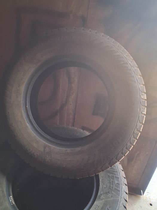 Продам резину 225/75r16