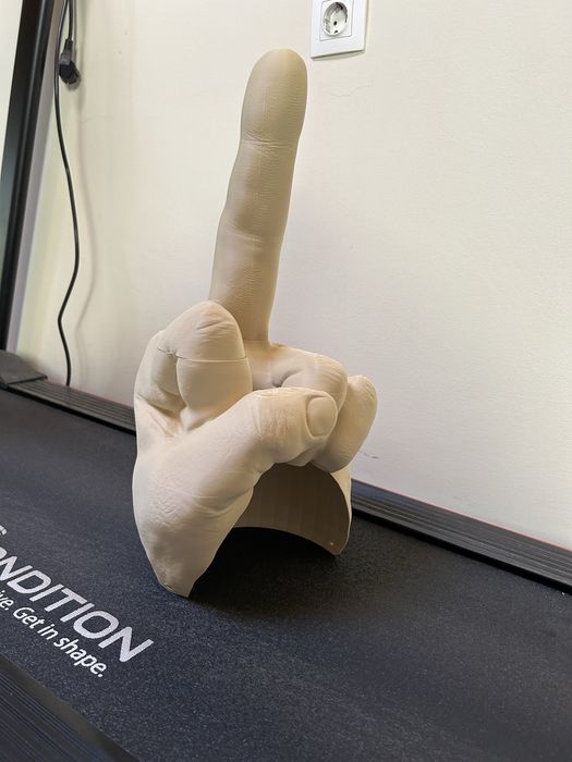 Каска среден пръст аксесоар/декор