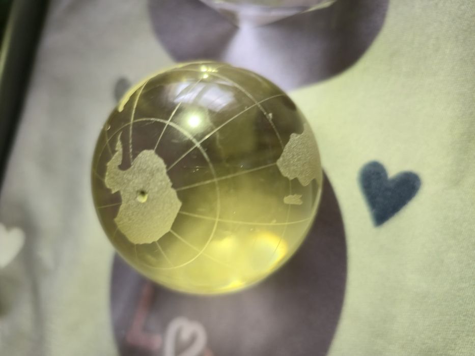 Vand o planeta si diamant din sticla