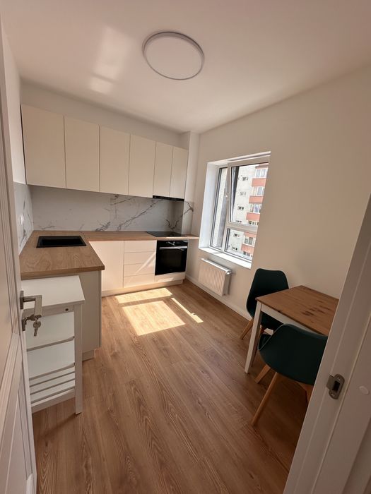 Vand apartament nou si finisat la Vivat Residence