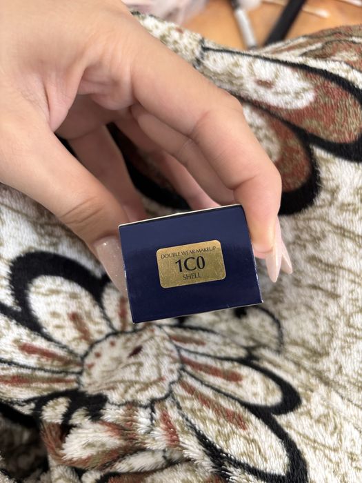 Estee lauder тональка и база