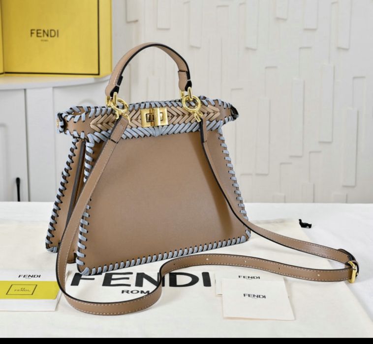 Чанта естествена кожа Fendi peekaboo