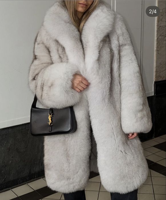 Палто от сребърна лисица