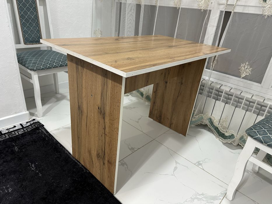 Стол кухонный обеденный