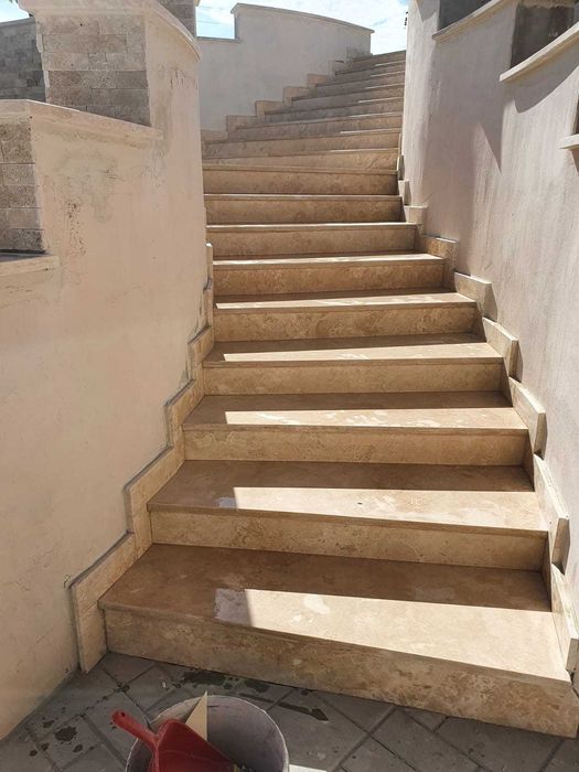 Trepte exterior din granit, travertin, piatra naturala