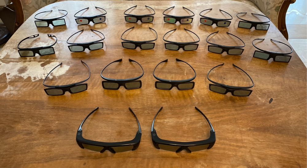 18 броя 3D очила Samsung
