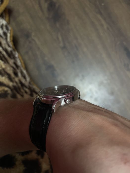 Наручные часы. STUHRLING