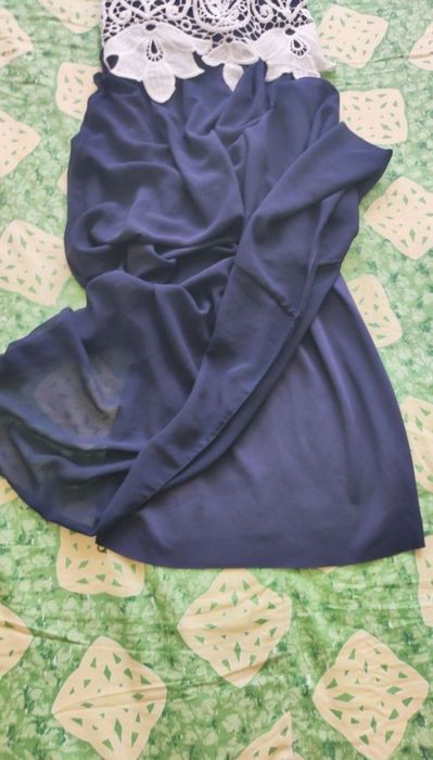 Дълга тъмносиня рокля