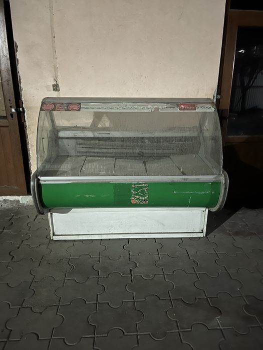 Холодильник витринный