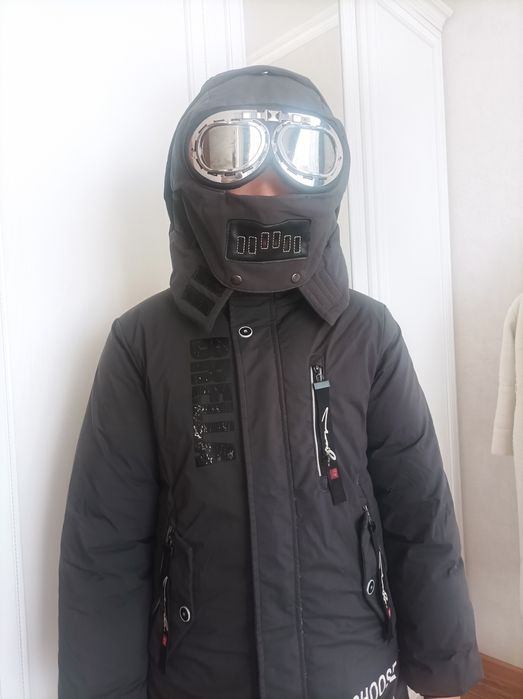 Продам куртку со съемными очками