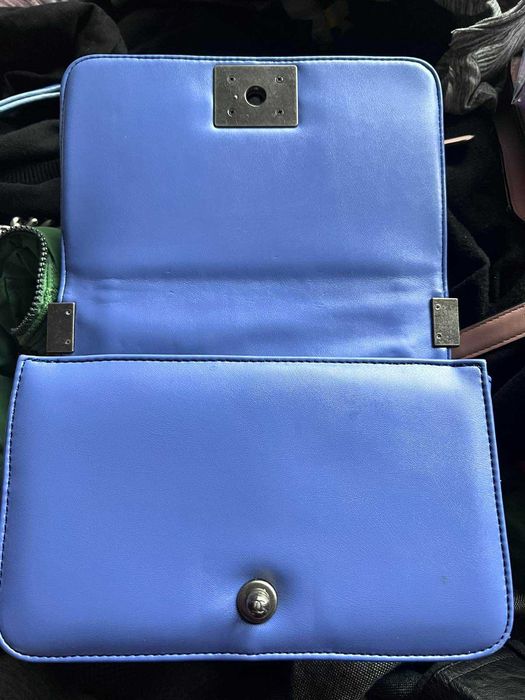 Страхотна дамска чанта, ползвана веднъж