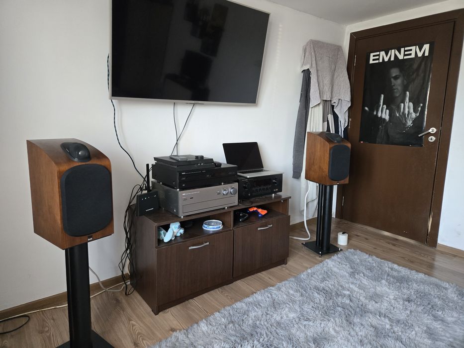 Bowers and Wilkins 705 S1