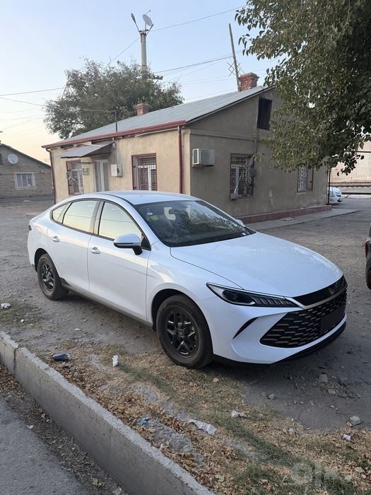 Byd qin 2000km gibrid 2026
