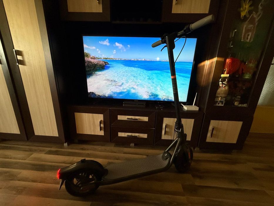 Ninebot Segway F25 – Като нова, само на 245 км! Перфектно състояние