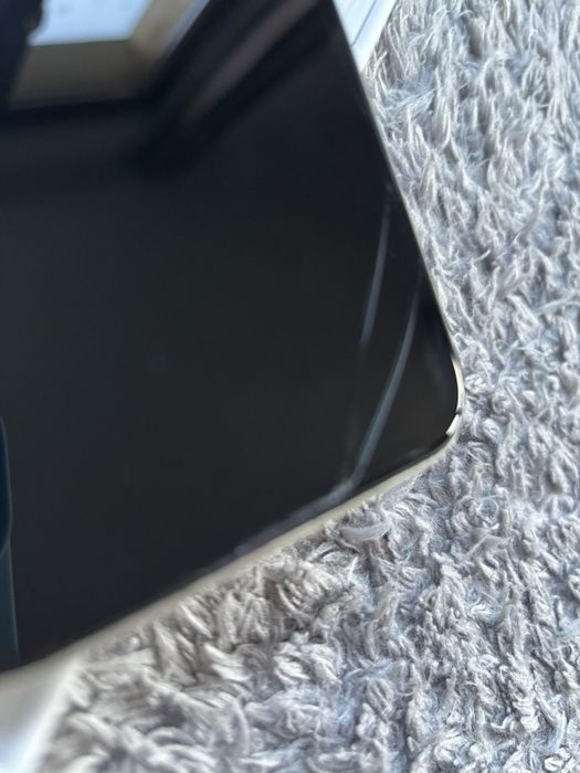 iPhone 11 бял 64gb