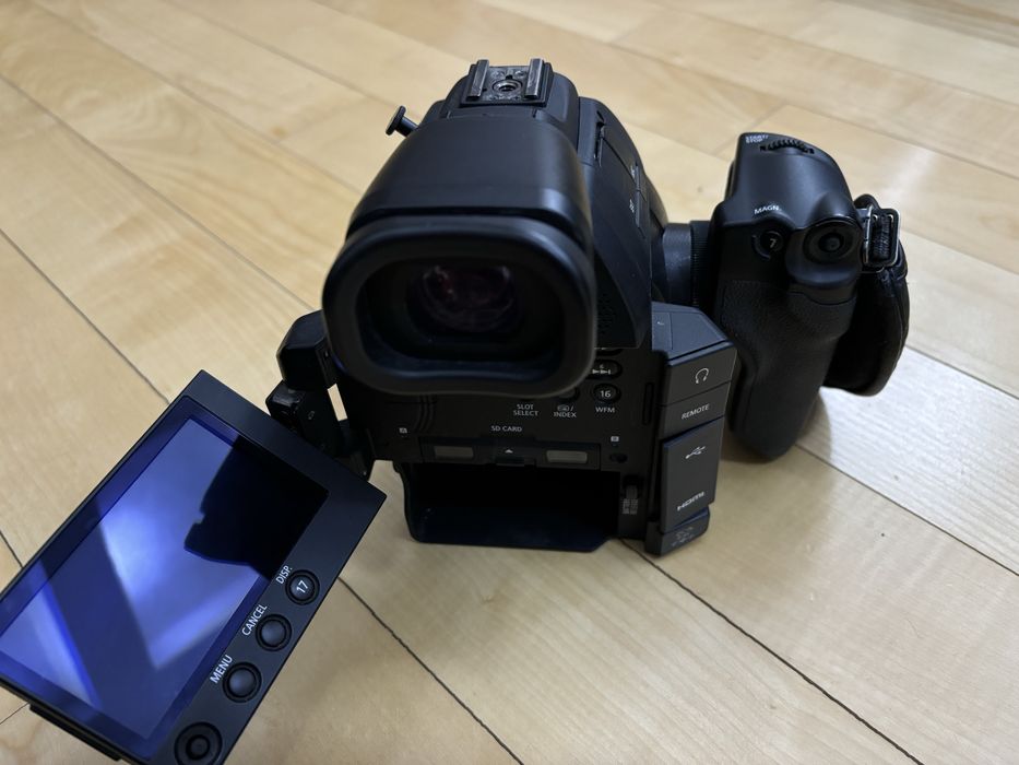Canon EOS C100 Mark II