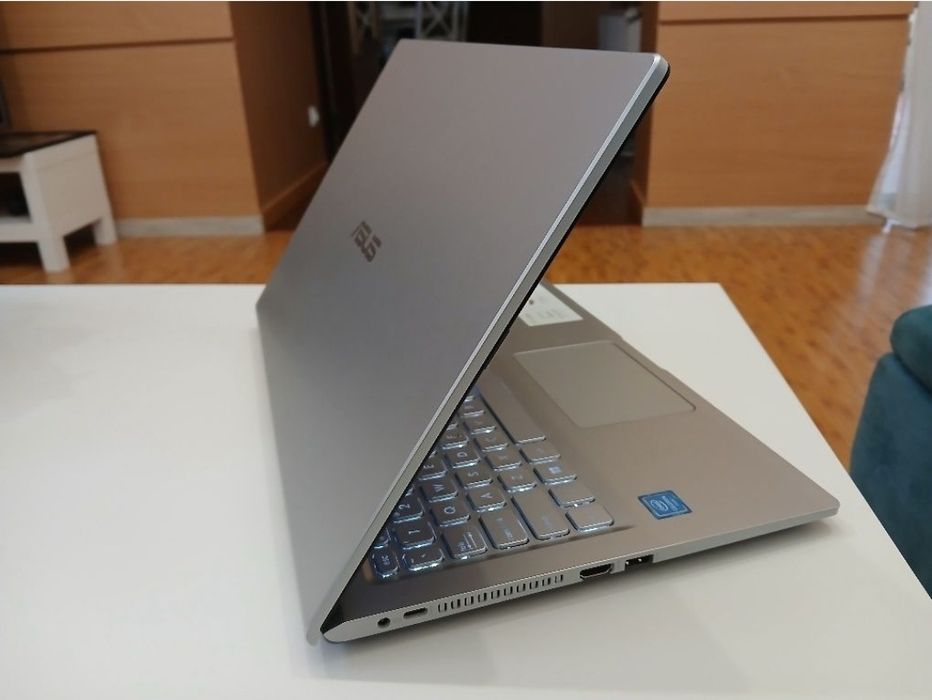 Laptop Asus ,stare ca nou