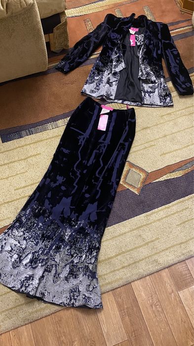 Костюм женсикй нарядный