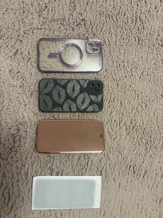 Vand 3 huse la oferta+o folie gratis compatibila cu iphone 11 sau XR