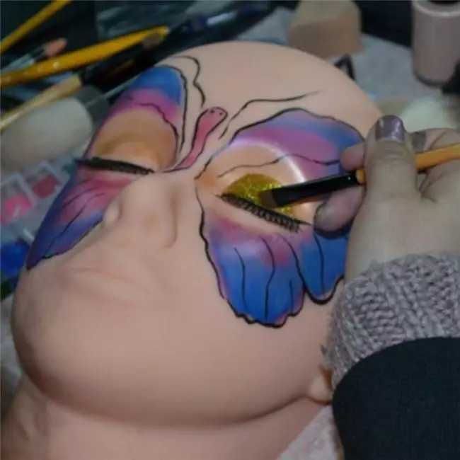 Гримьорска силиконова тренировачна глава