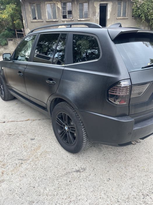 Продавам Bmw x3 204 кс автомат черен мат