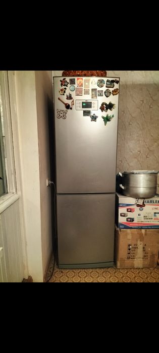 Холодильник LG..