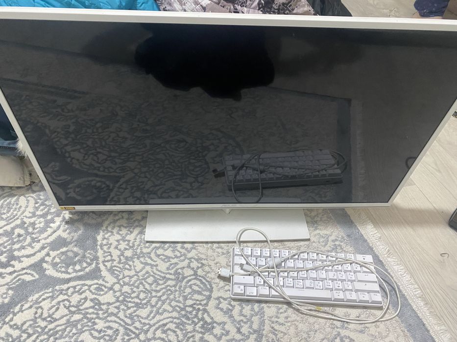 монитор 32 дюйм с клавиатурой