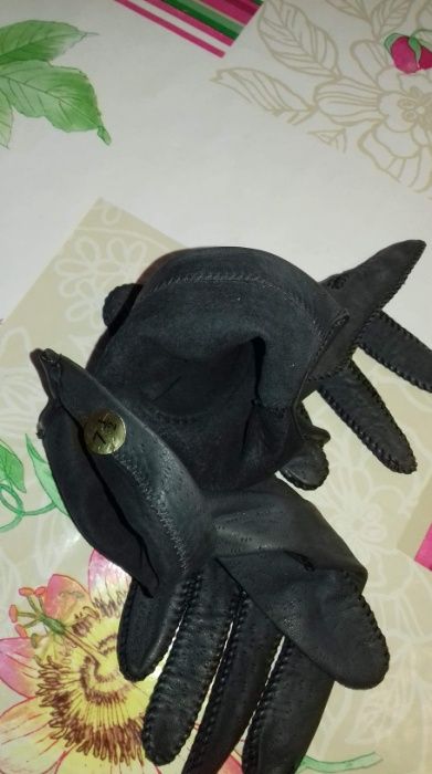 Mănuși din piele