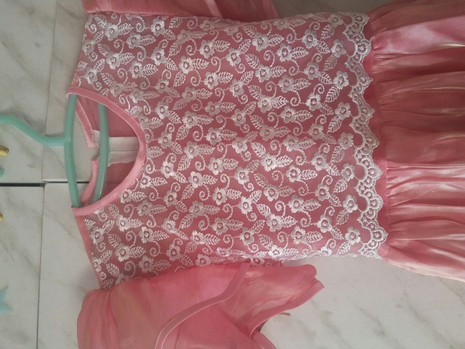 Платье праздничное