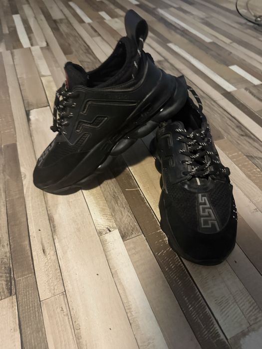 Versace chain reaction