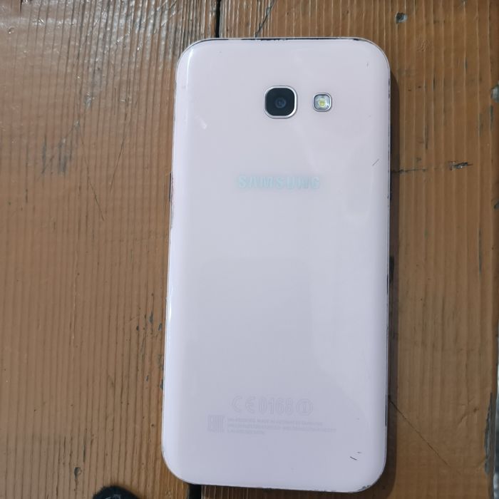 Samsung a5 2017 holati ideal hamma joyi radnoy