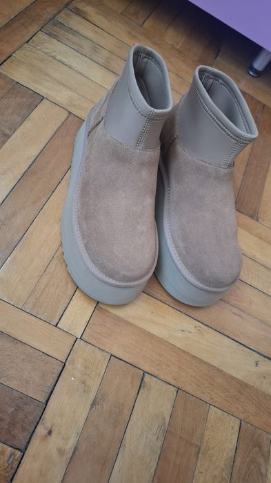 UGG  mini dipper