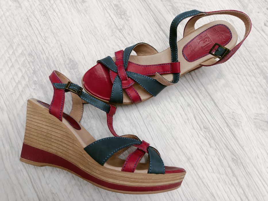 6 пар обуви размер 40