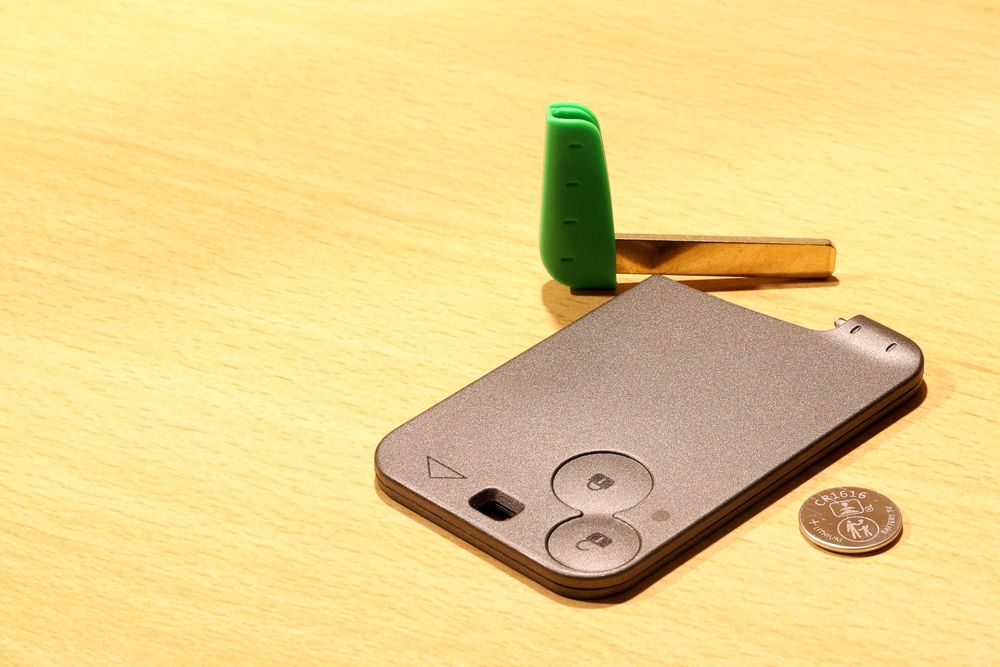 Карта ключ за Рено Лагуна 2  два бутона