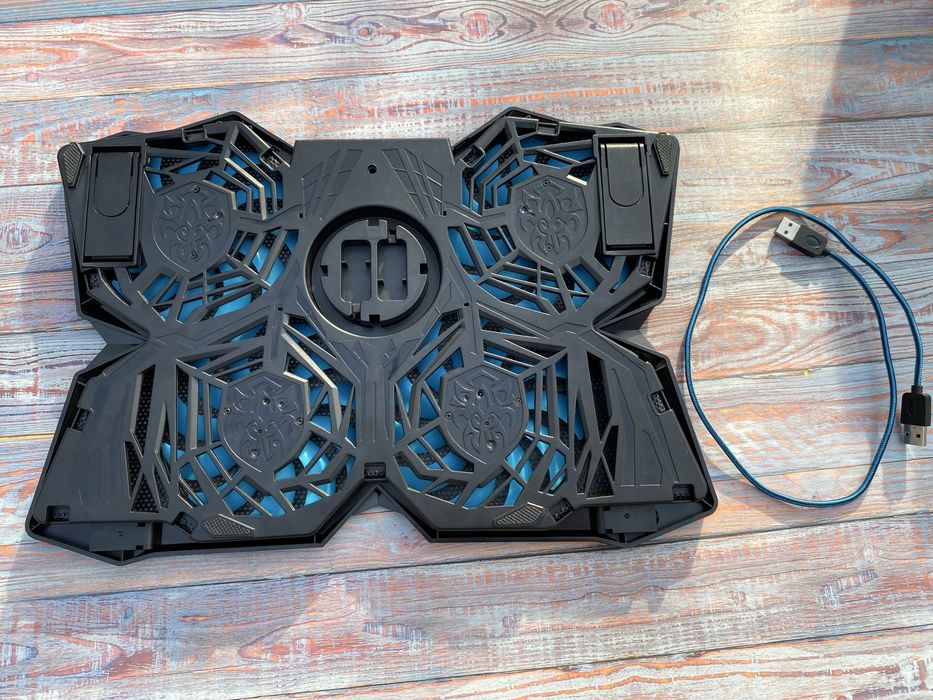 Statie laptop de racire cu 4 ventilatoare si USB