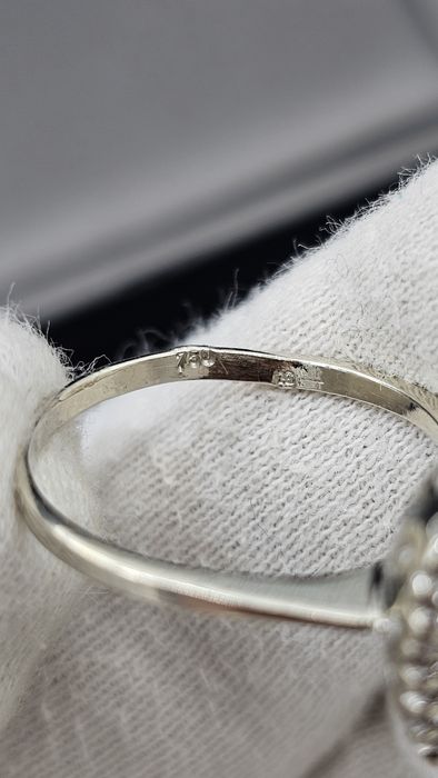 Златен пръстен 18K (750) с естествен изумруд и диаманти | 4.24 гр | Emerald Halo Ring