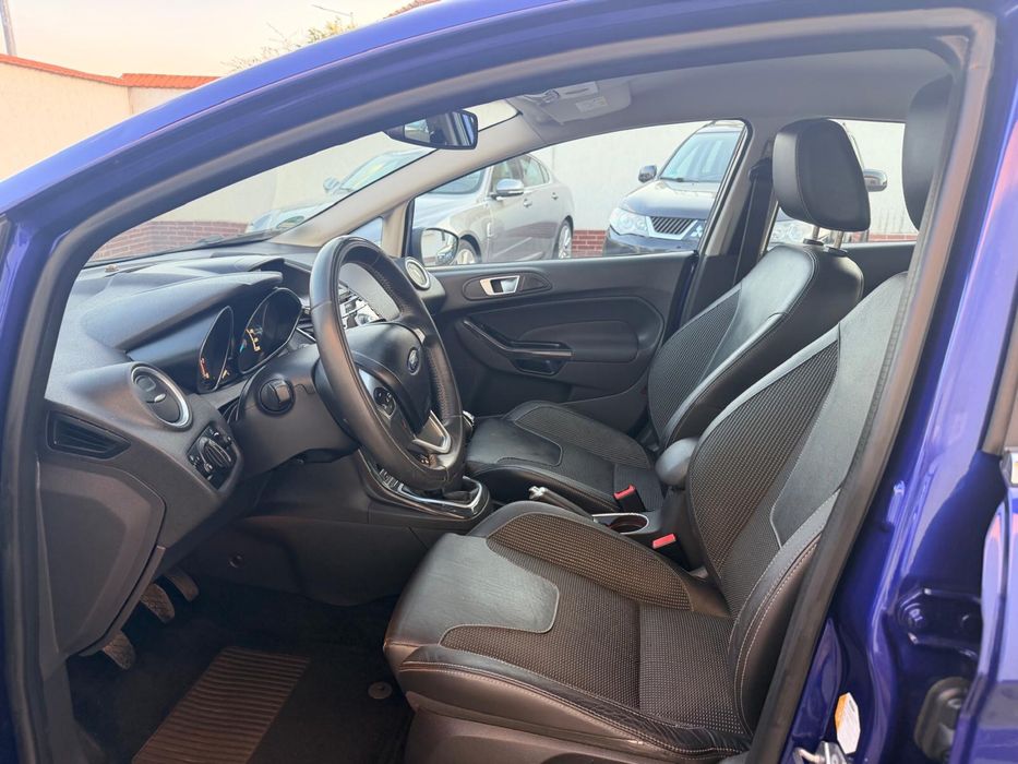vand ford fiesta 2014 benzina