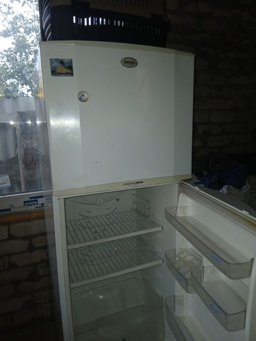 Продам холодильник б/у