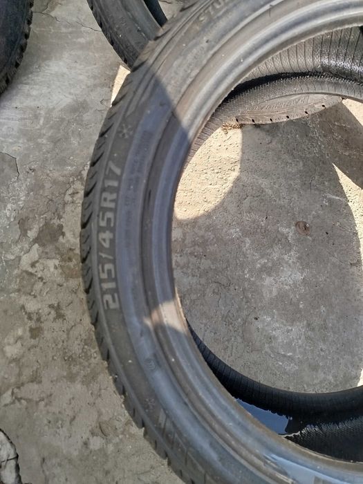 Шины зимние продам