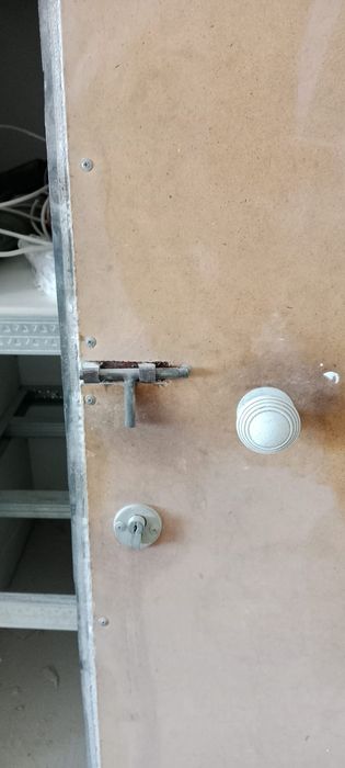 Продам дверь железный