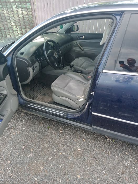 Vând auto Volkswagen pasat