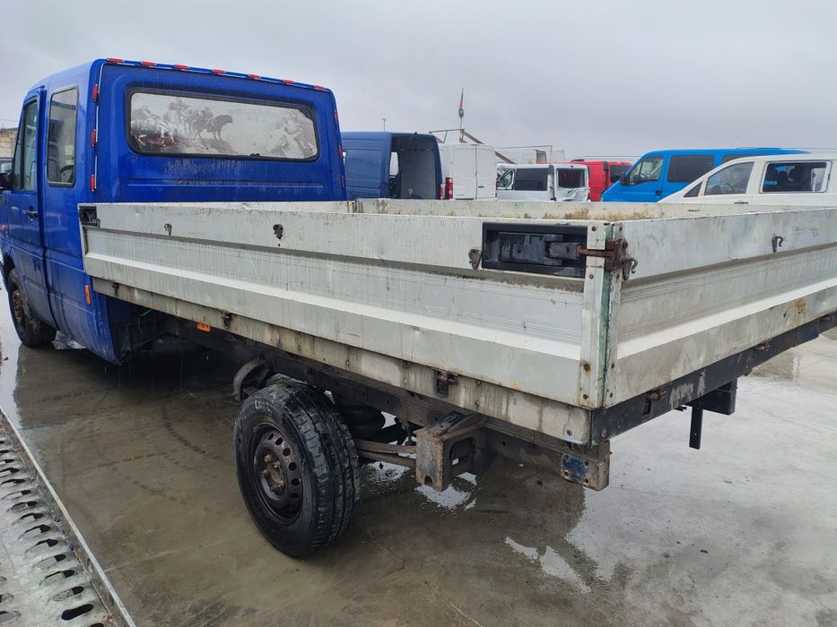 Каросерия с алуминиеви канати с размери 3.33 м  Х 2.00 м Х 0.40 м