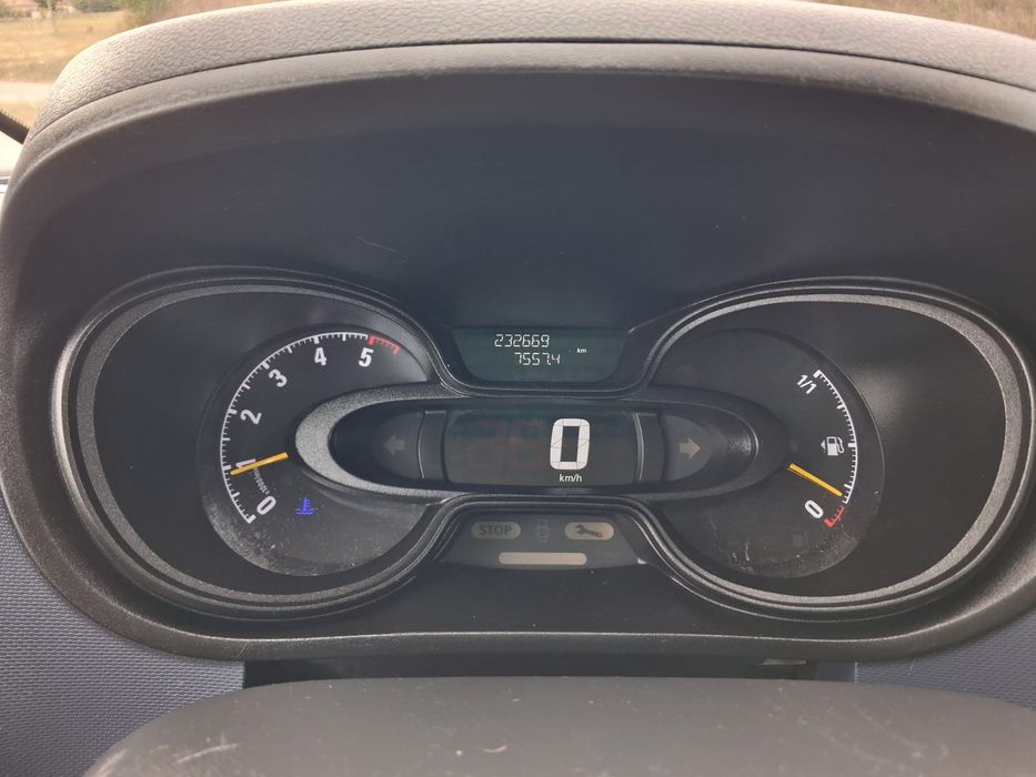 Opel Vivaro ( Renault Trafic) T5