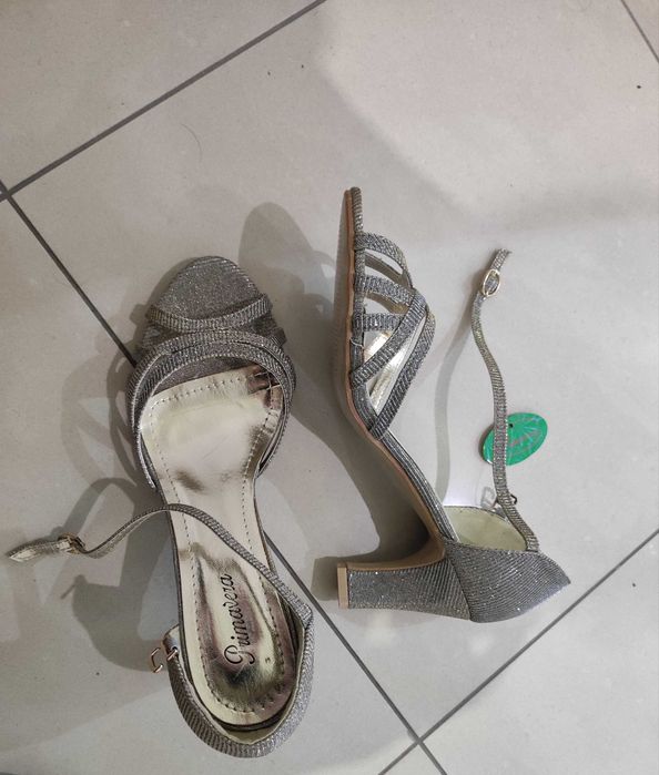 Обувки с нисък ток 39 номер в сребрист цвят