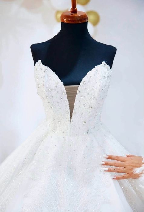 Rochie mireasa cu pietre
