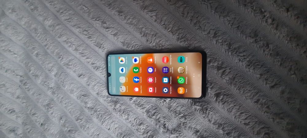 Продам самсунг 32