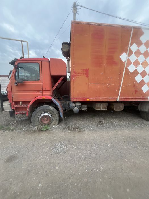 Грузовой Камаз Скания